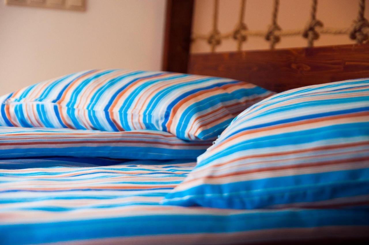 オルドヘユ・セクイエスク Horizont Panzio Bed & Breakfast エクステリア 写真